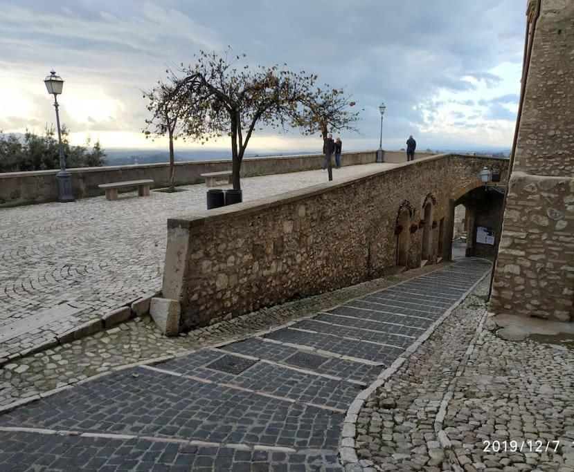 Relax Nell' Antico Borgo Casperia Exterior foto