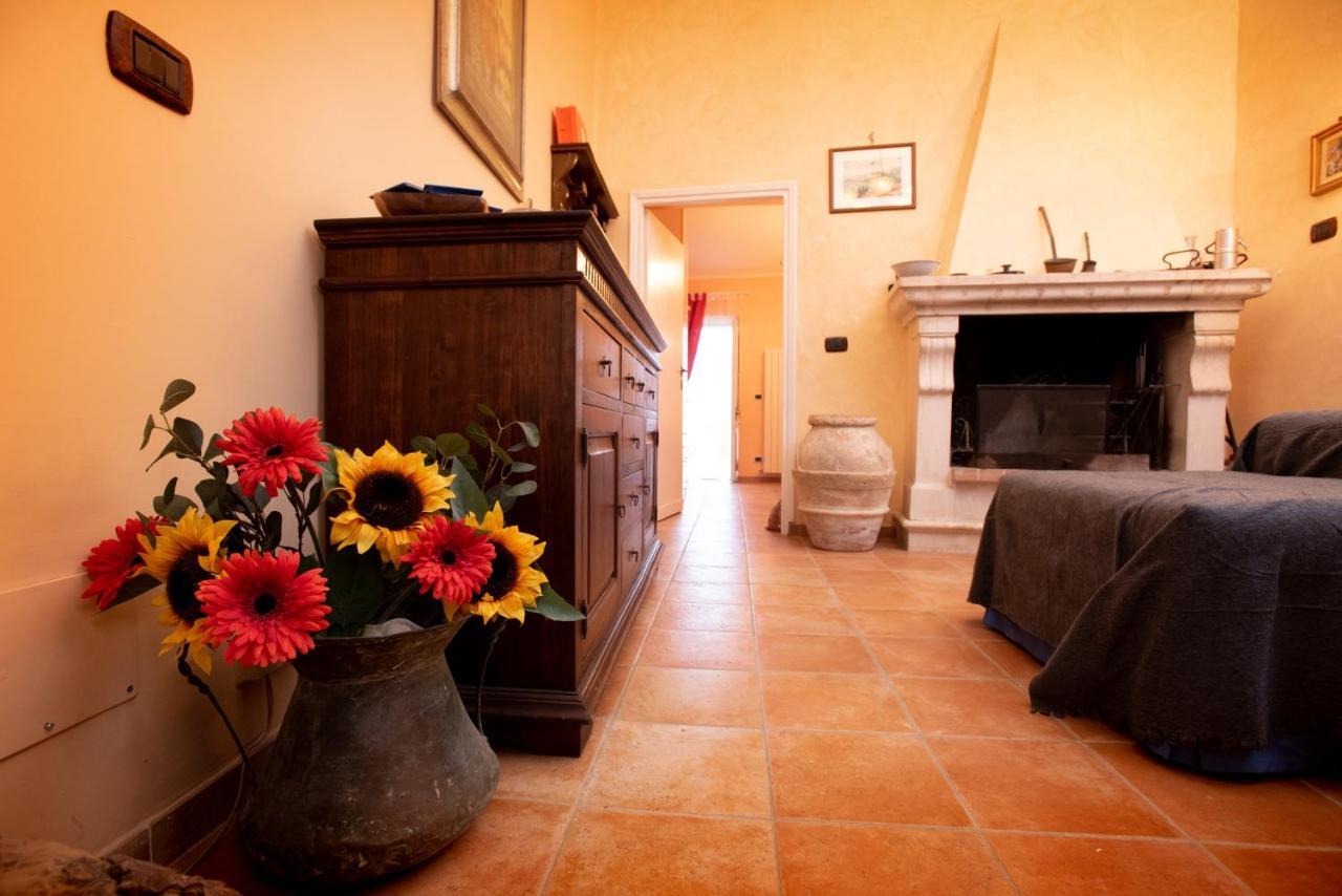 Relax Nell' Antico Borgo Casperia Exterior foto