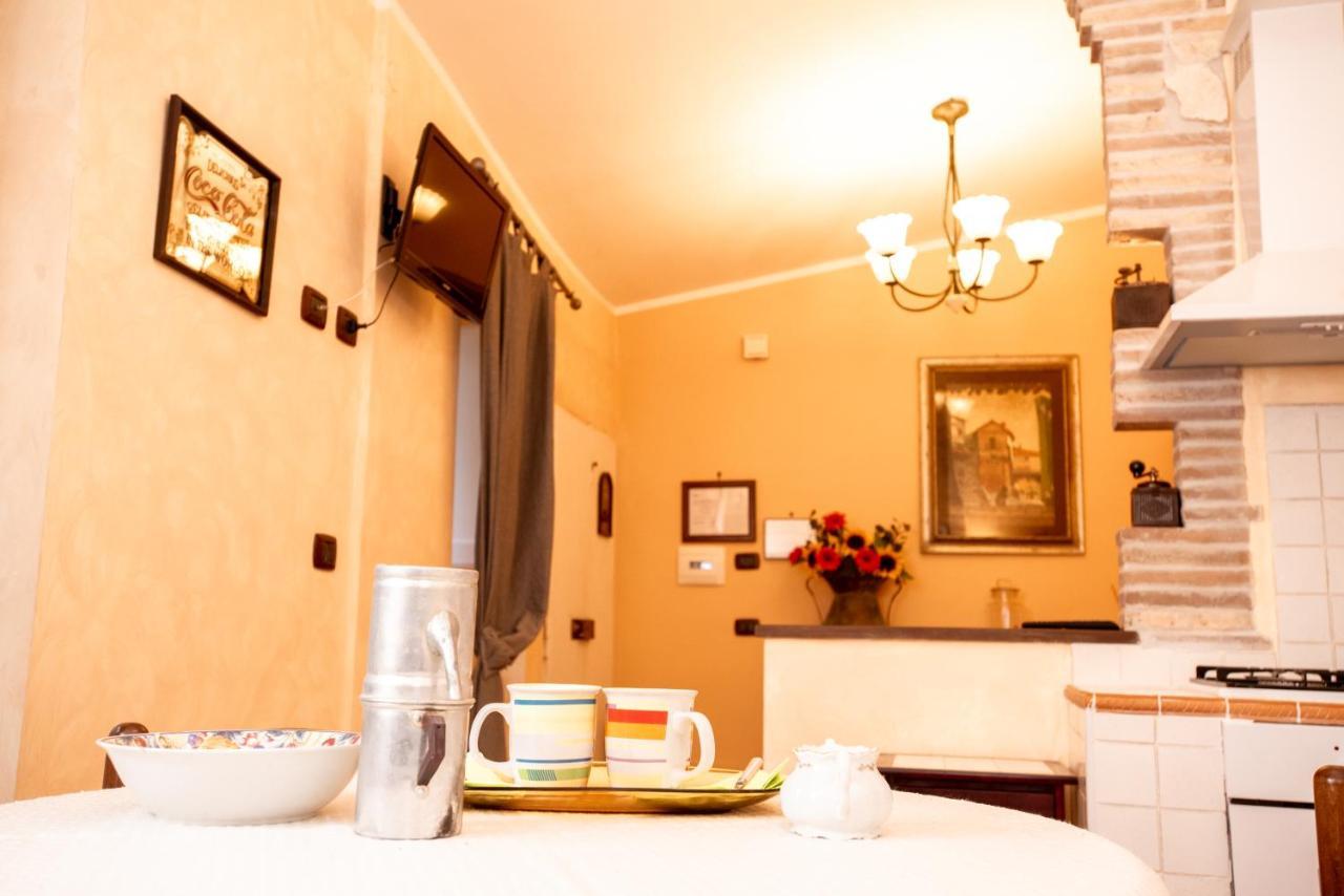 Relax Nell' Antico Borgo Casperia Exterior foto